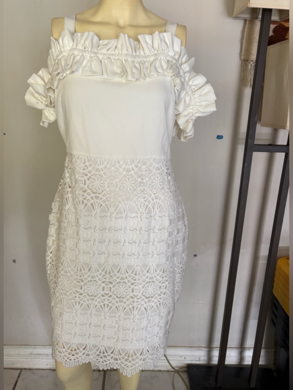 Belle Badgley Mischka White Off-Shoulder Ruffle Lace Midi Dress Size 12